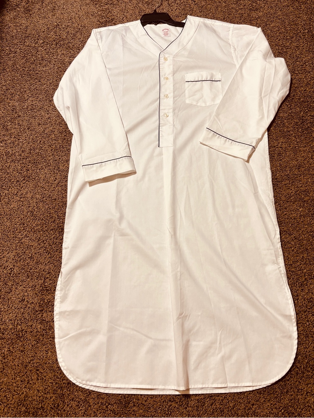 Brooks Brothers Men's L White 100% Cotton Sleepshirt Wrinkle Resistant Henley
